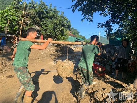 Troops overcome hardships to effectively support flood-stricken communities